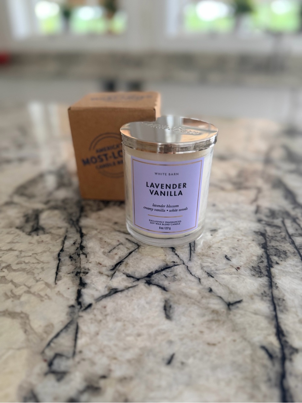 White Barn Lavender Vanilla Candle (8 oz.) - NIB - Picture 3 of 5